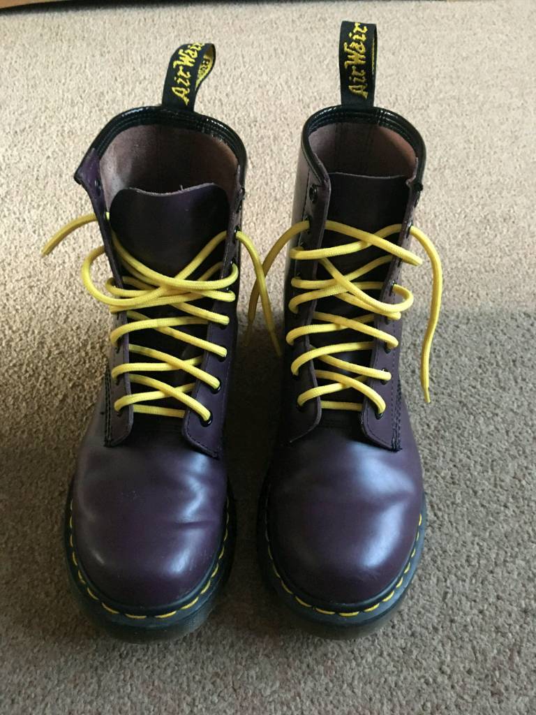 gumtree doc martens